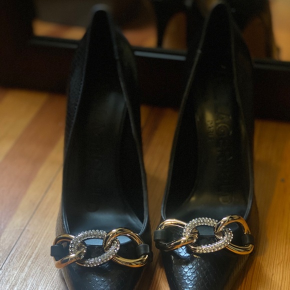 Shoes - Picture 8 of 10